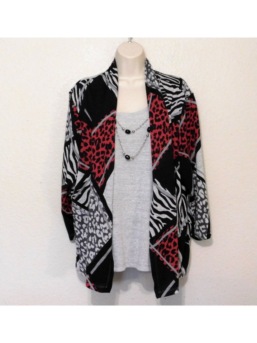 Alfred Dunner Jacket Attached Top Bonus Necklace XL Red Black Gray Animal Print